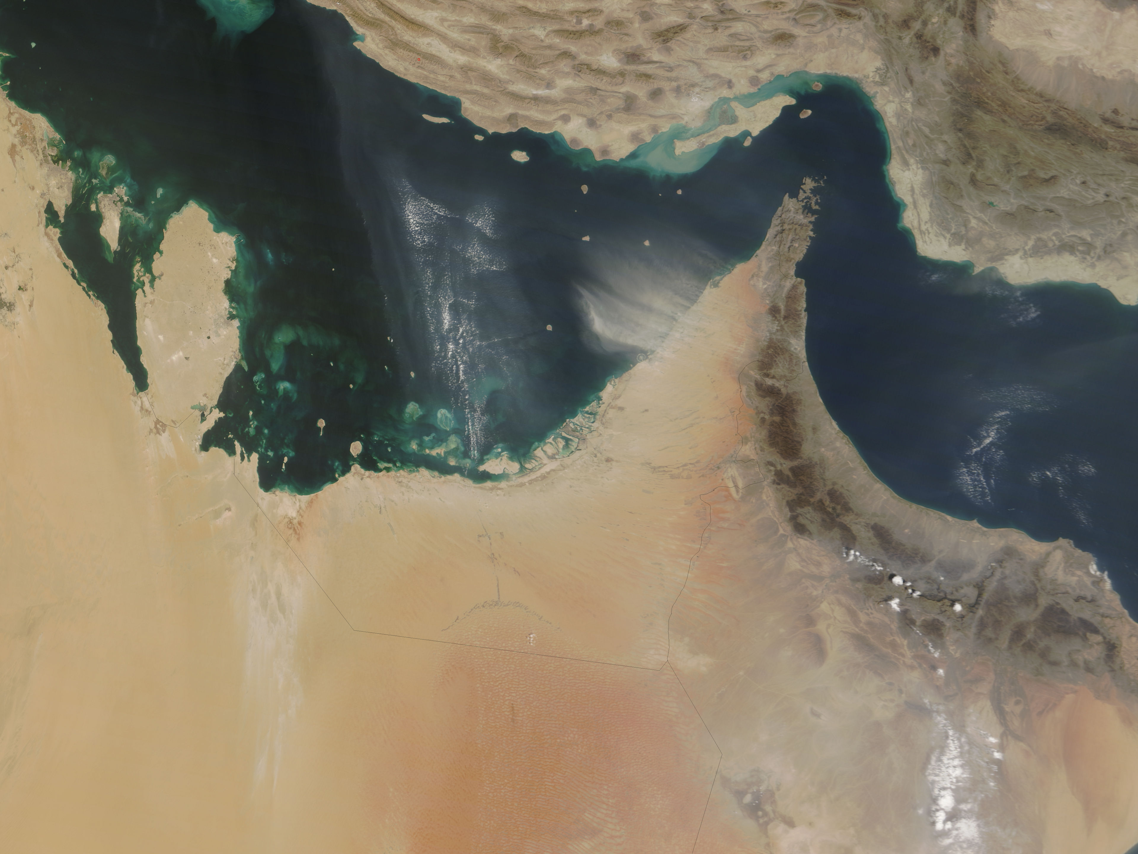 Температура воды в персидском. От мертвого моря до Персидского залива. Персидский залив. Персидский залив из космоса. Саудовская Аравия из космоса.